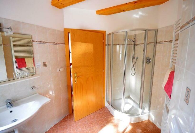 اتاق استاندارد, Bad St Isidor