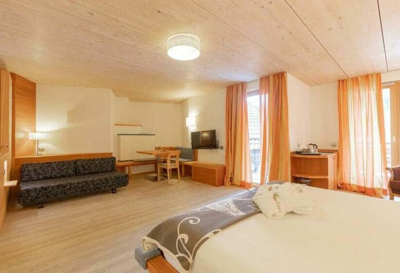 جناح جونيور, Berghotel Miramonti