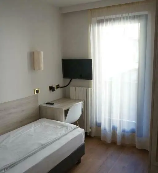 اتاق استاندارد یک نفره, Binelli