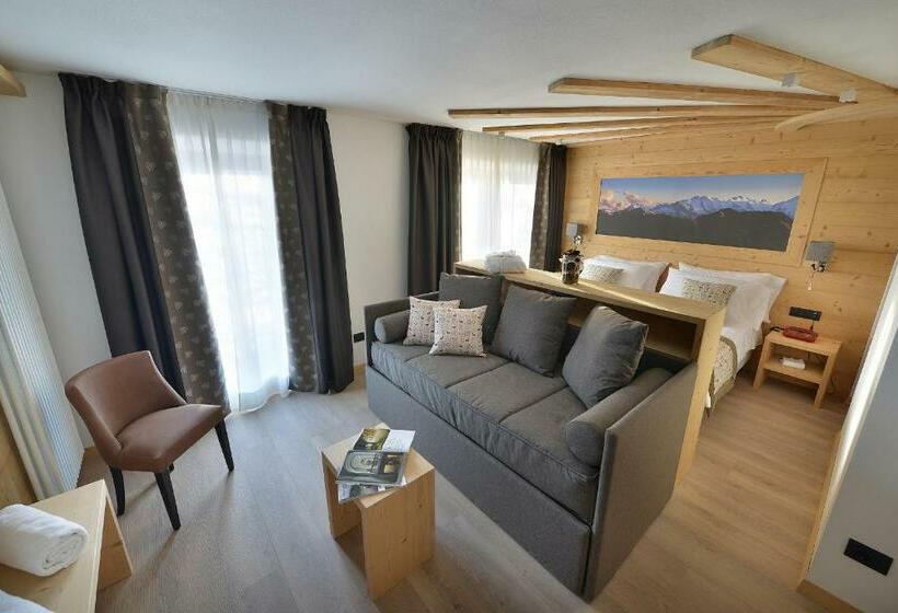 带露台的小型套房, Bucaneve