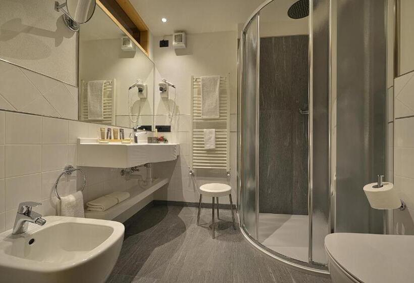 带山景的高级间, Bucaneve