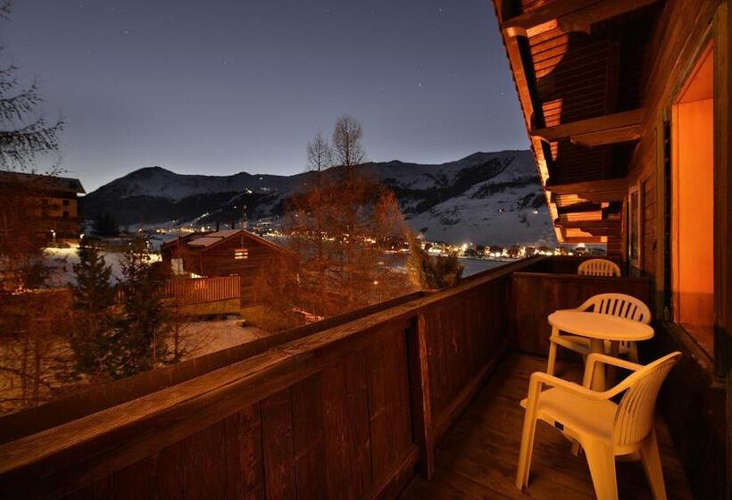 标准三人间, Bucaneve