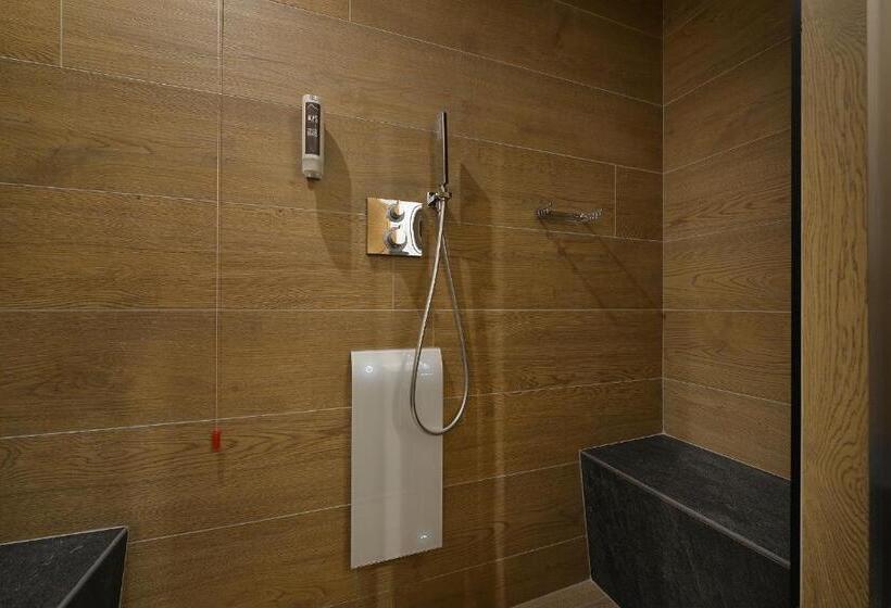 豪华套房, Bucaneve