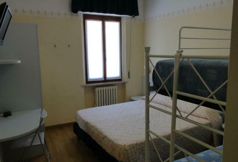 חדר סטנדרט לשלושה, Centrale