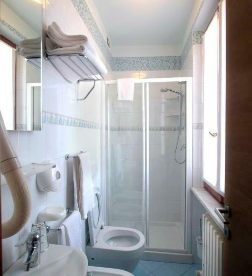 חדר סטנדרט לשלושה, Centrale