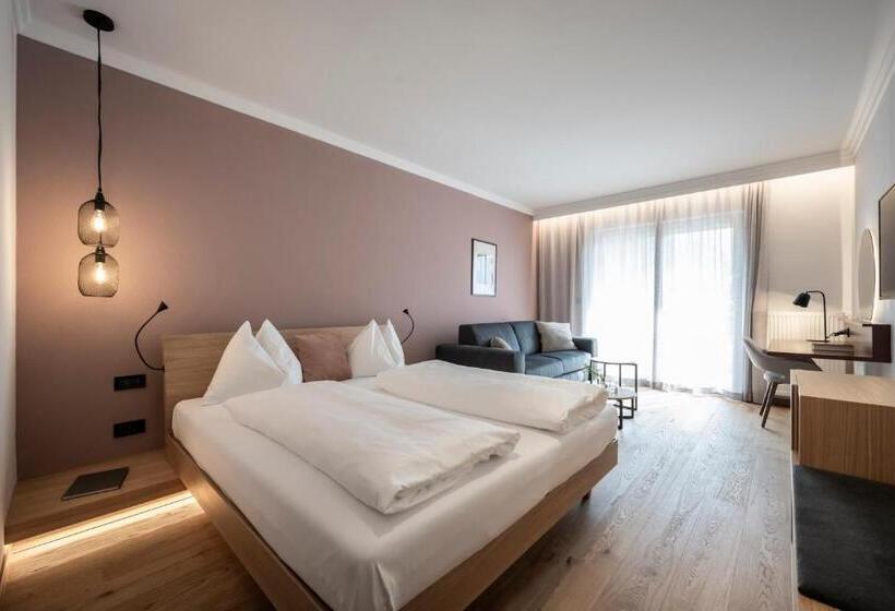 Номер Стандарт Вид на Горы, Erzherzog Johann