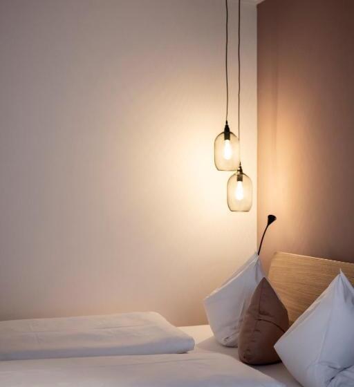 Номер Стандарт Вид на Горы, Erzherzog Johann