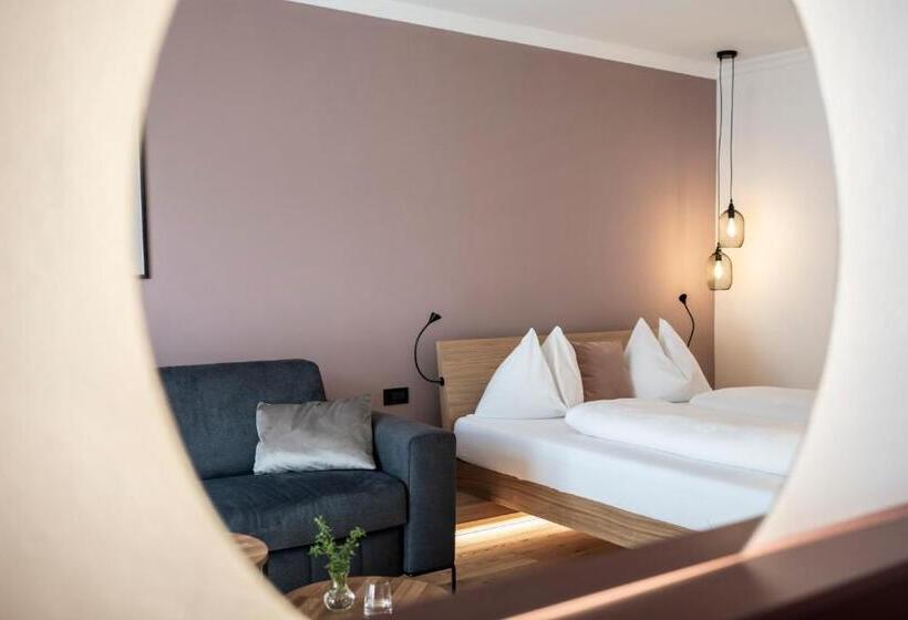 Номер Стандарт Вид на Горы, Erzherzog Johann