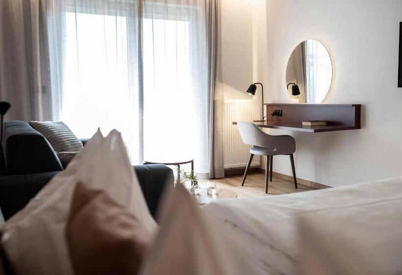 Номер Стандарт Вид на Горы, Erzherzog Johann