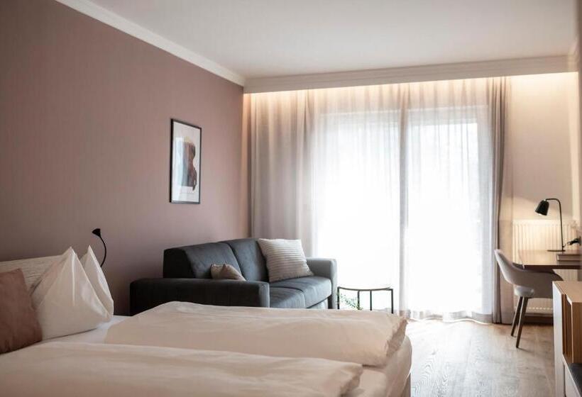 Номер Стандарт Вид на Горы, Erzherzog Johann