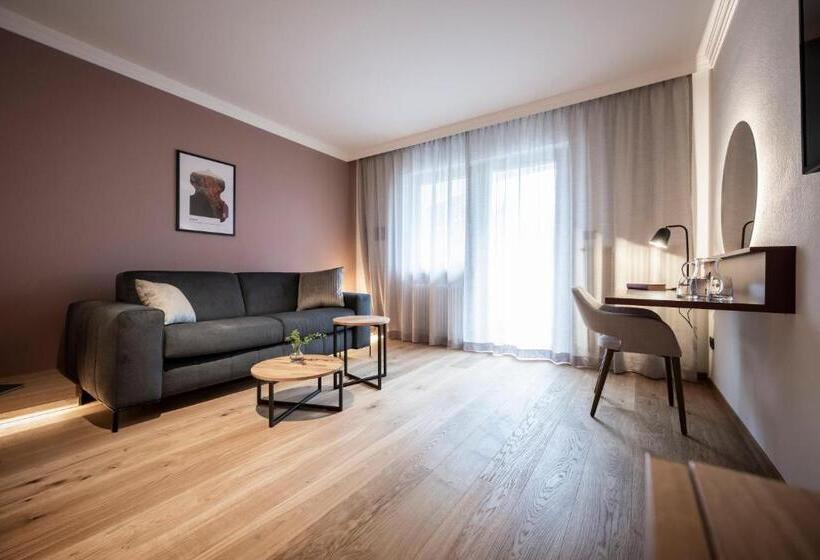 Номер Стандарт Вид на Горы, Erzherzog Johann