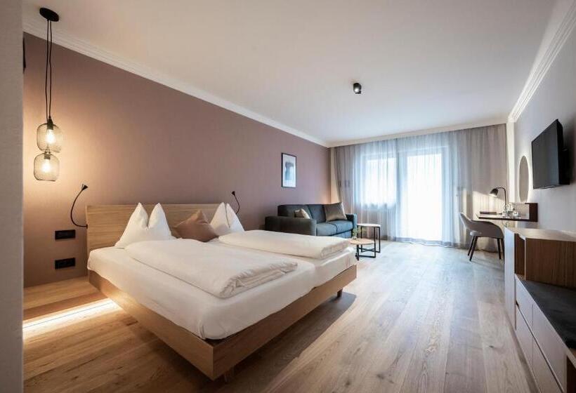 Номер Стандарт Вид на Горы, Erzherzog Johann