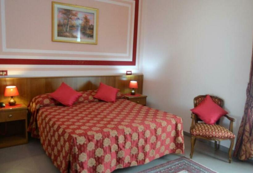 חדר סטנדרט, Facioni