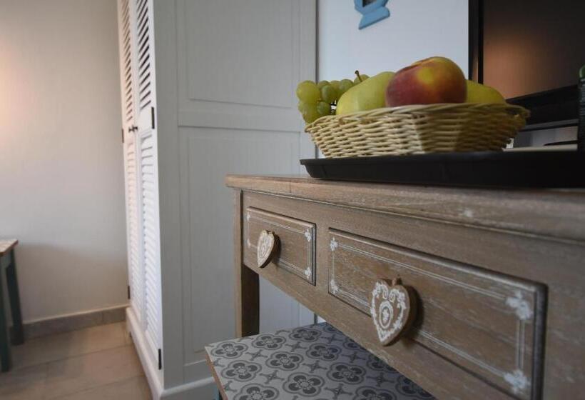 スタンダードルーム, Kontiki