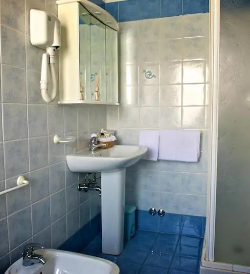 Standard Yhden Hengen Huone, La Bussola