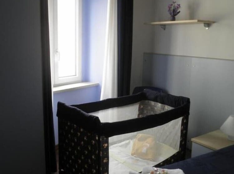 غرفة قياسية مطلّة علي البحر, La Bussola