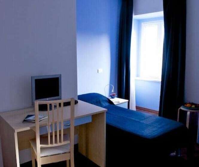 غرفة قياسية رباعية, La Bussola