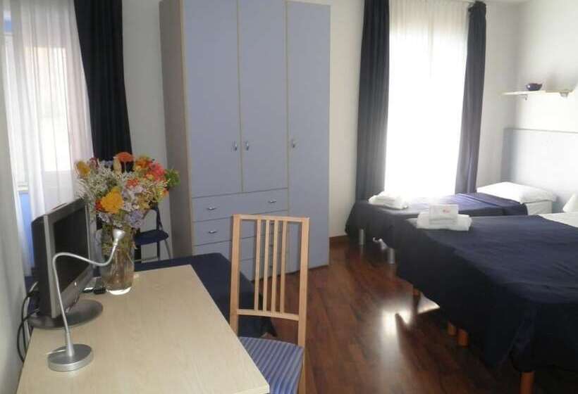 غرفة قياسية رباعية, La Bussola