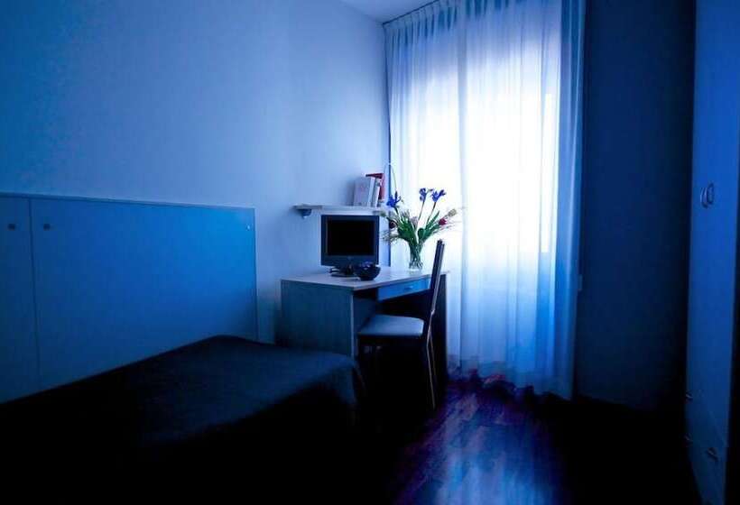 غرفة قياسية فردية, La Bussola