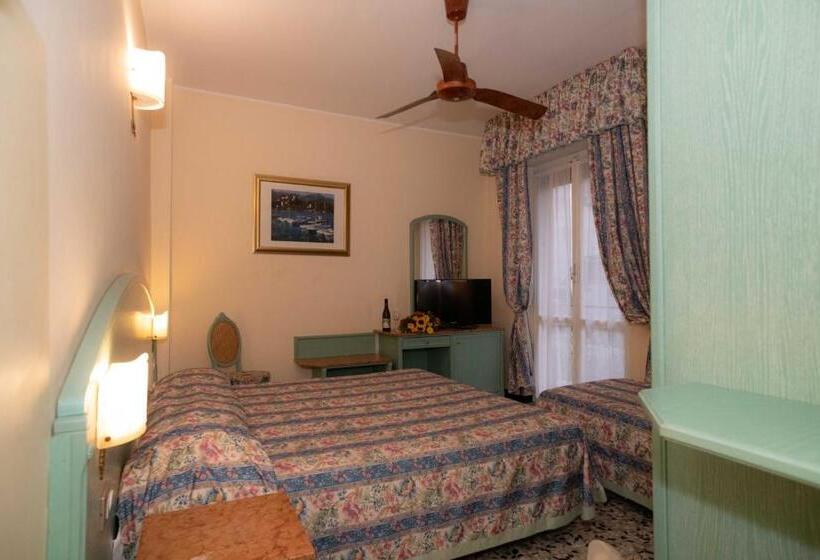 غرفة قياسية ثلاثية, Magnolia