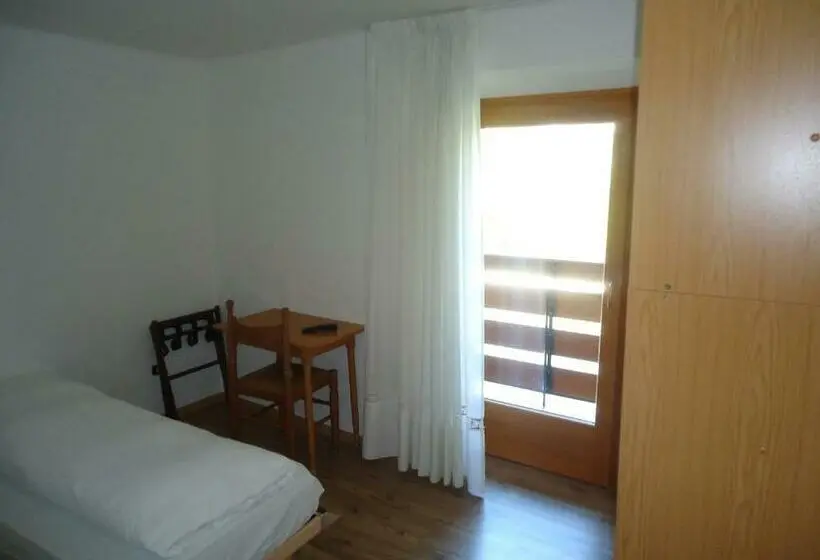 Standard Yhden Hengen Huone, Pensione Dolomiti