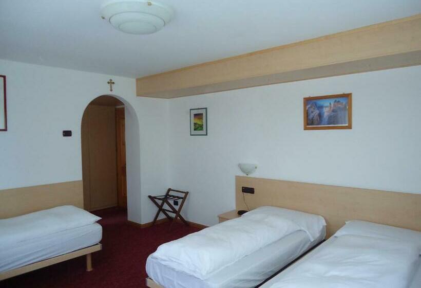 スタンダードトリプルルーム, Pensione Dolomiti