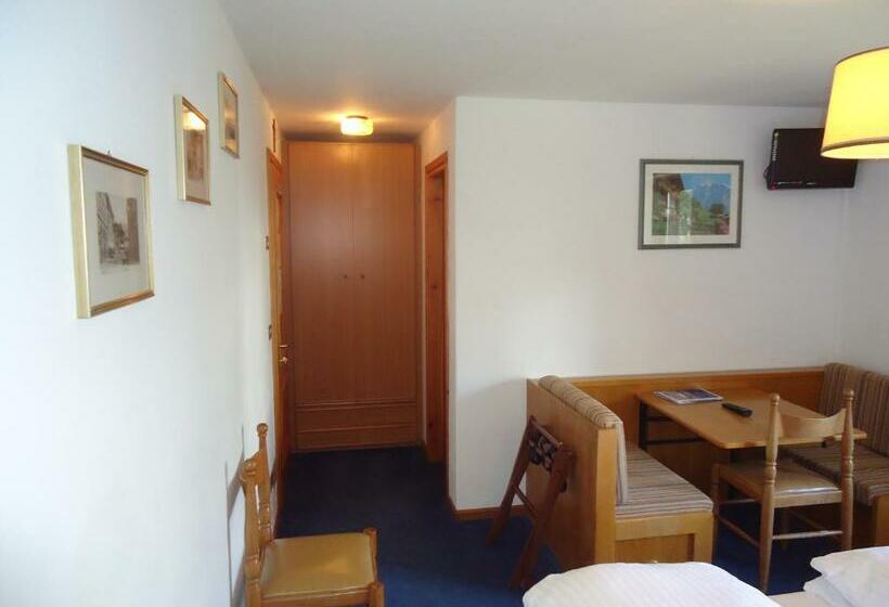 マウンテンビュースタンダードルーム, Pensione Dolomiti