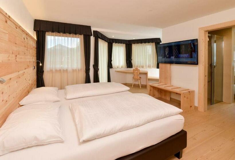 غرفة سوبيريور, Silvana