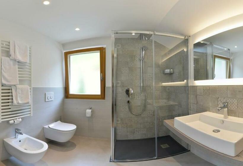 غرفة سوبيريور, Silvana