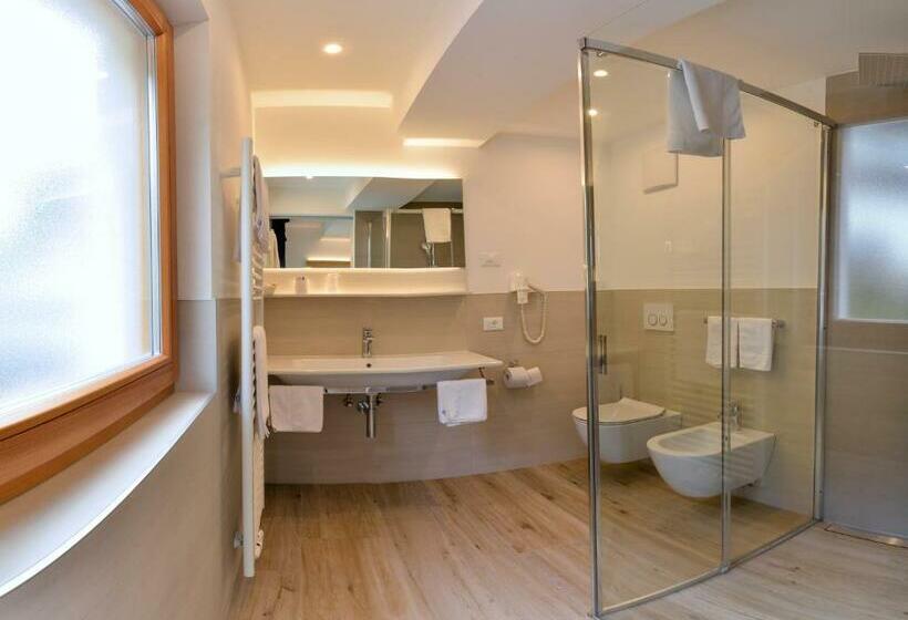 غرفة سوبيريور, Silvana