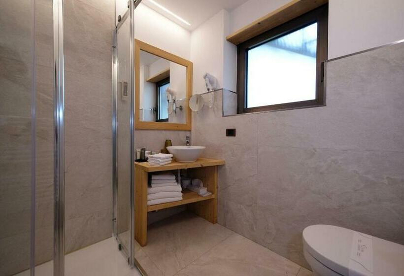 اتاق استاندارد سه نفره, Sport Hotel Majarè