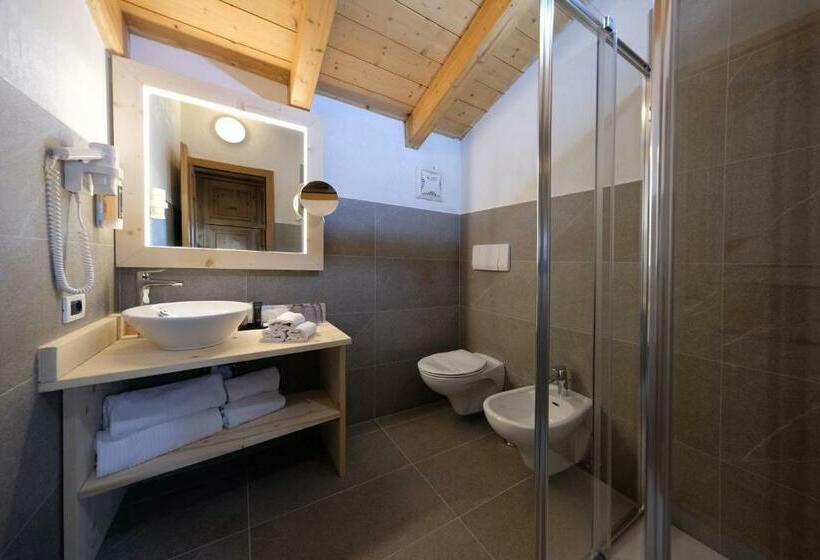 标准三人间, Sport Hotel Majarè