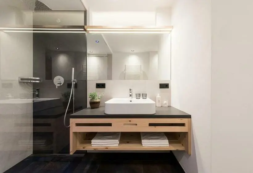 スーペリアースイート, Tonzhaus