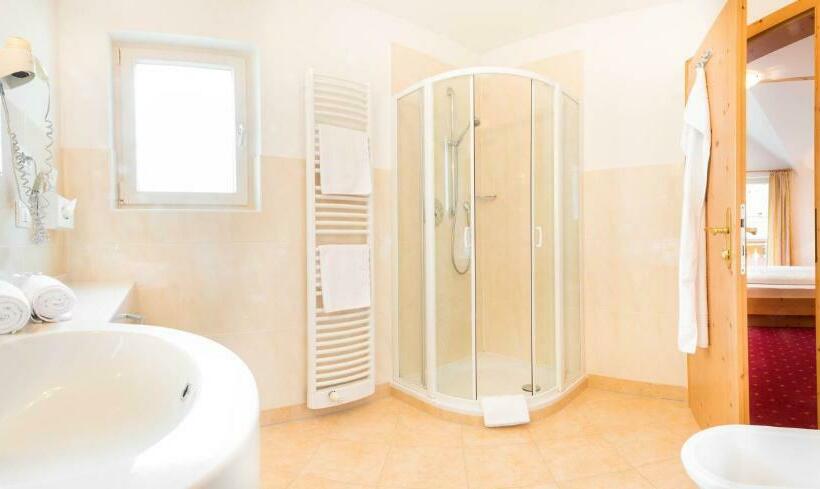 小型套房, Tonzhaus