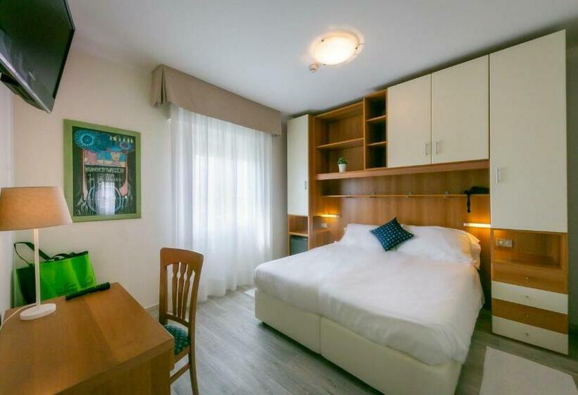 Quarto Quádruplo Standard, Verona