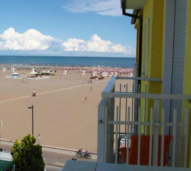 Quarto standard vista mar lateral, Verona