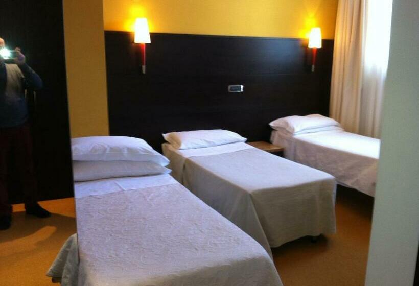 Quarto Triplo Estandar, Villa Alessandra
