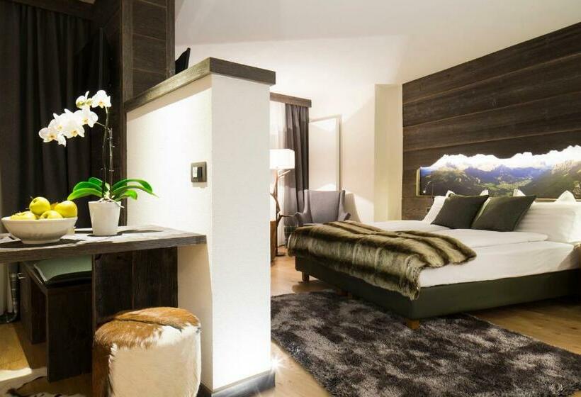 Superior suite with balcony, Sport Hotel Majarè