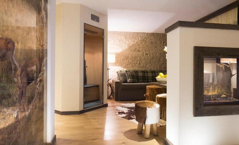 Superior suite with balcony, Sport Hotel Majarè