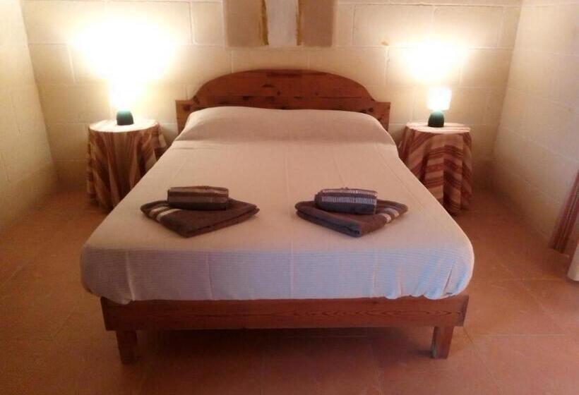 اتاق خانوادگی, Bed And Breakfast Dar Tal Lumija