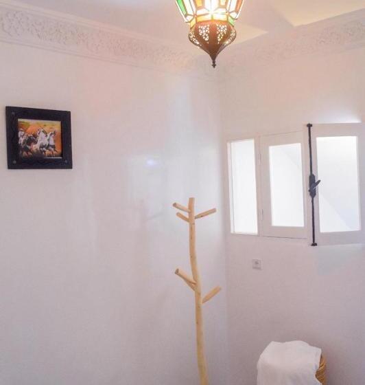 اتاق استاندارد با سرویس بهداشتی مشترک, Aourir Waves Surf House