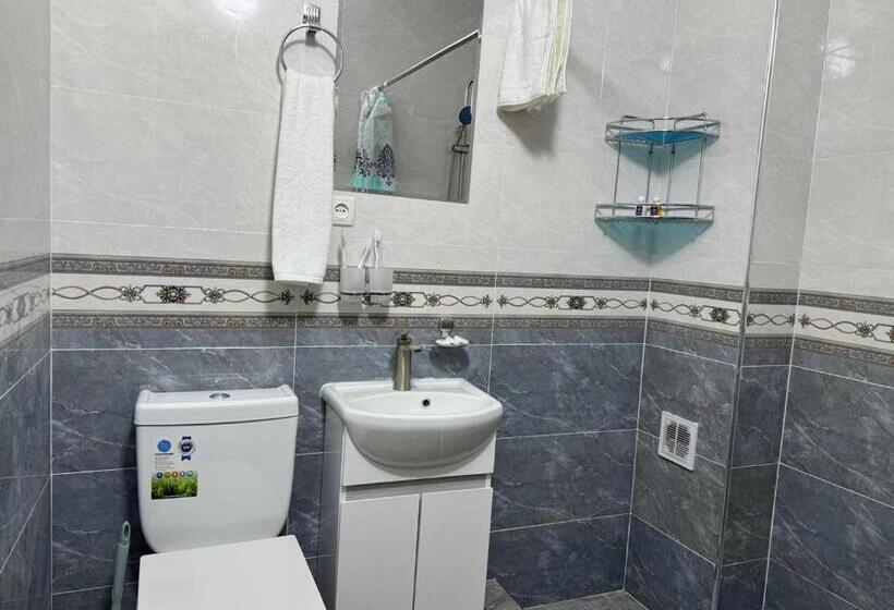 غرفة كومفورت ثلاثية, Chashmafam