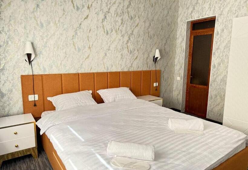 غرفة عائلية, Chashmafam