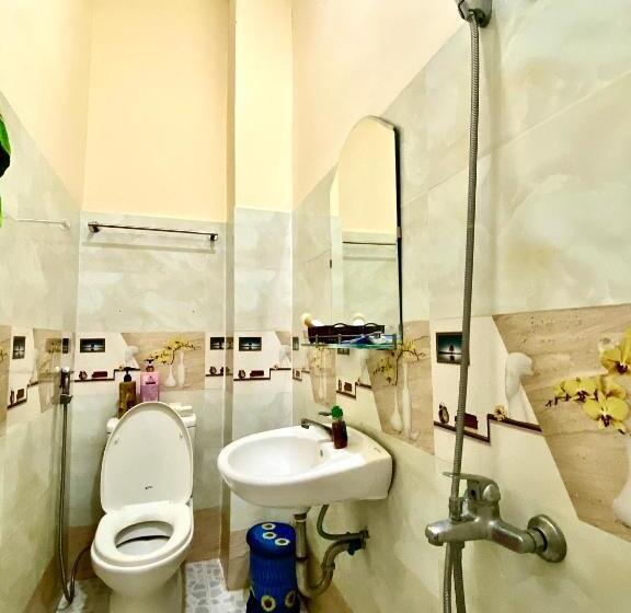 اتاق استاندارد سه نفره, Khách Sạn Hằng Trang