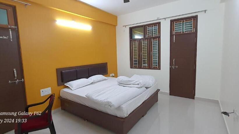 غرفة قياسية, Privy Resort