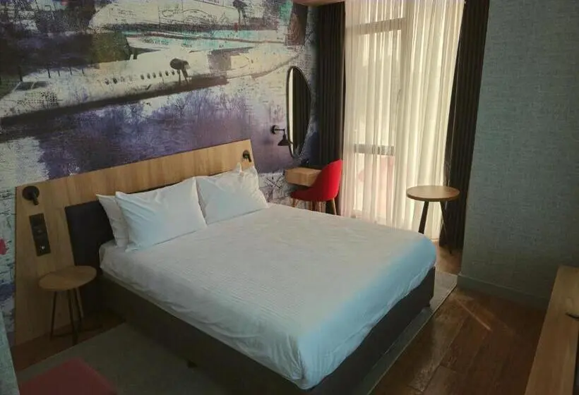 اتاق استاندارد با تخت بزرگ, Ramada Encore By Wyndham Istanbul Arnavutkoy