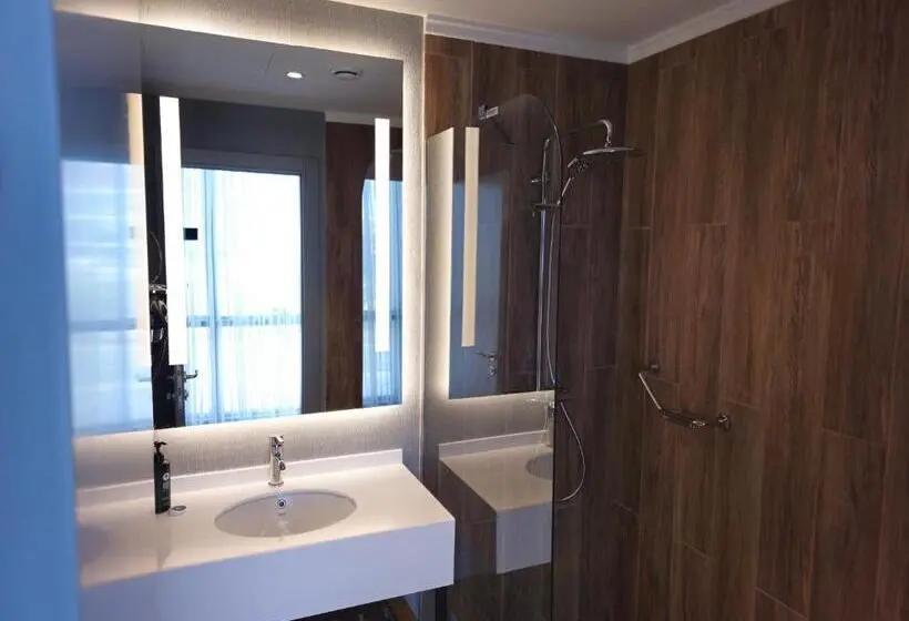 اتاق استاندارد, Ramada Encore By Wyndham Istanbul Arnavutkoy