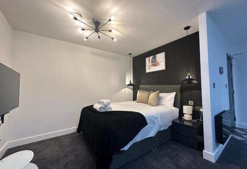 Apartamento Superior 1 Dormitorio, Midsummer House Premium Apartments With Sofa Beds & Sky Tv & Free Parking