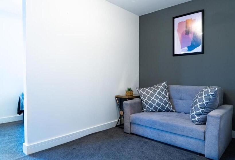 Estudio Superior, Midsummer House Premium Apartments With Sofa Beds & Sky Tv & Free Parking