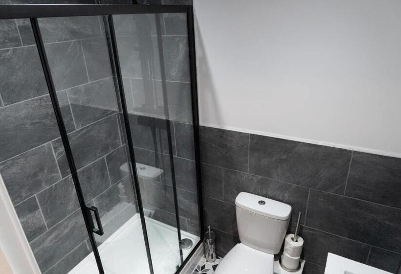 Estudio Superior, Midsummer House Premium Apartments With Sofa Beds & Sky Tv & Free Parking